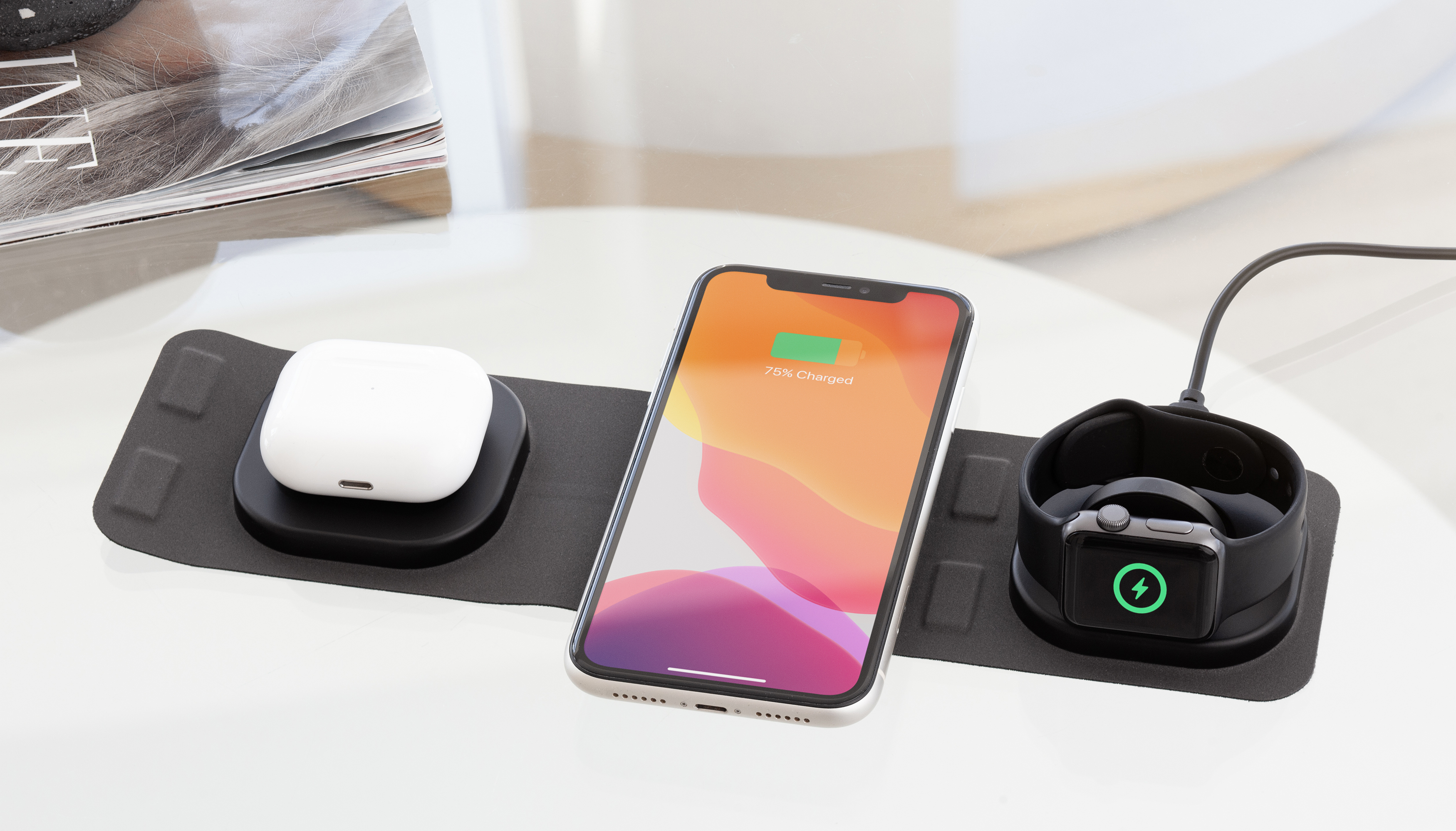 Складная беспроводная (15W) зарядная станция "Magic Case" с MagSafe для смартфона, часов и наушников Складная беспроводная (15W) зарядная станция "Magic Case" с MagSafe для смартфона, часов и наушников