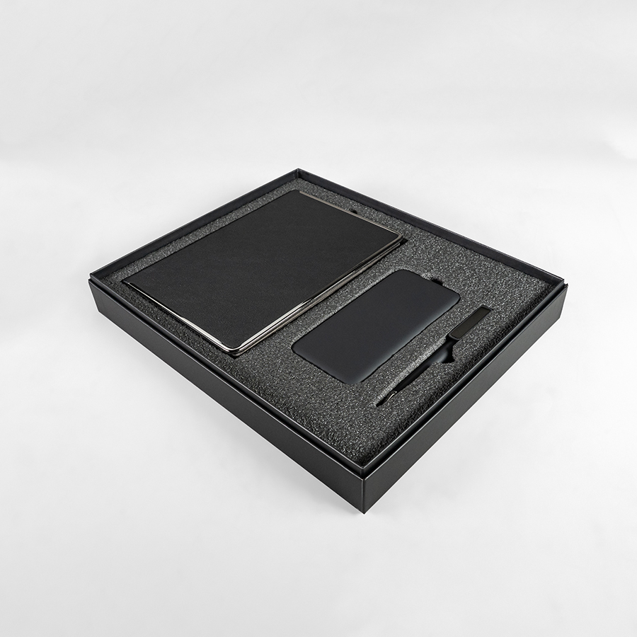 Набор подарочный MONTROSE: ежедневник, ручка и power bank в коробке  с ложементом