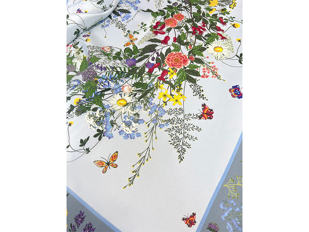 Платок Русский полевой букет, молочный