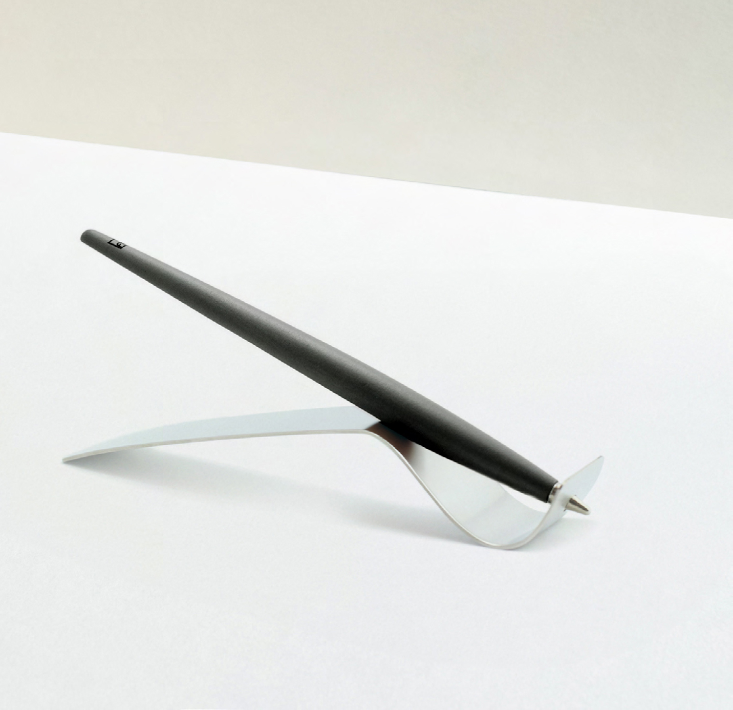 Вечная ручка Pininfarina Piuma A MODERN CLASSIC CHARCOAL