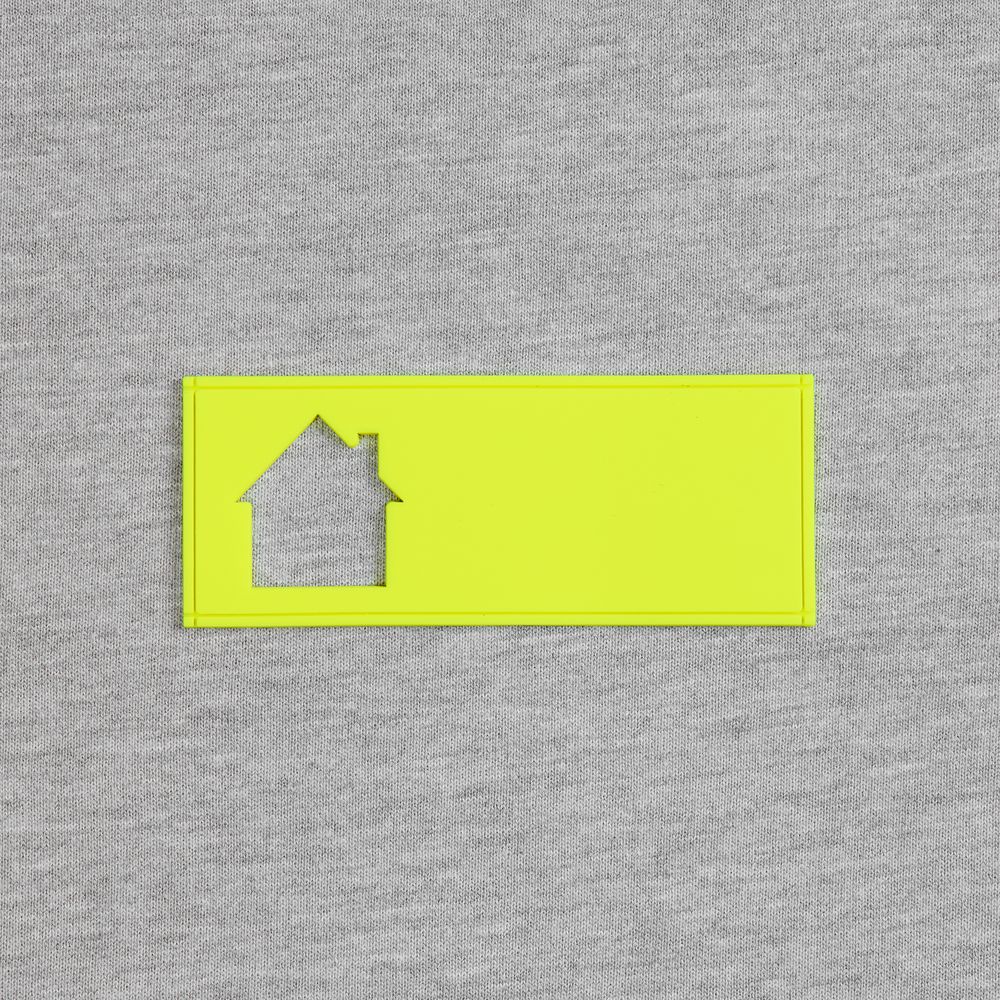 Лейбл из ПВХ с вырубкой «Дом», желтый неон