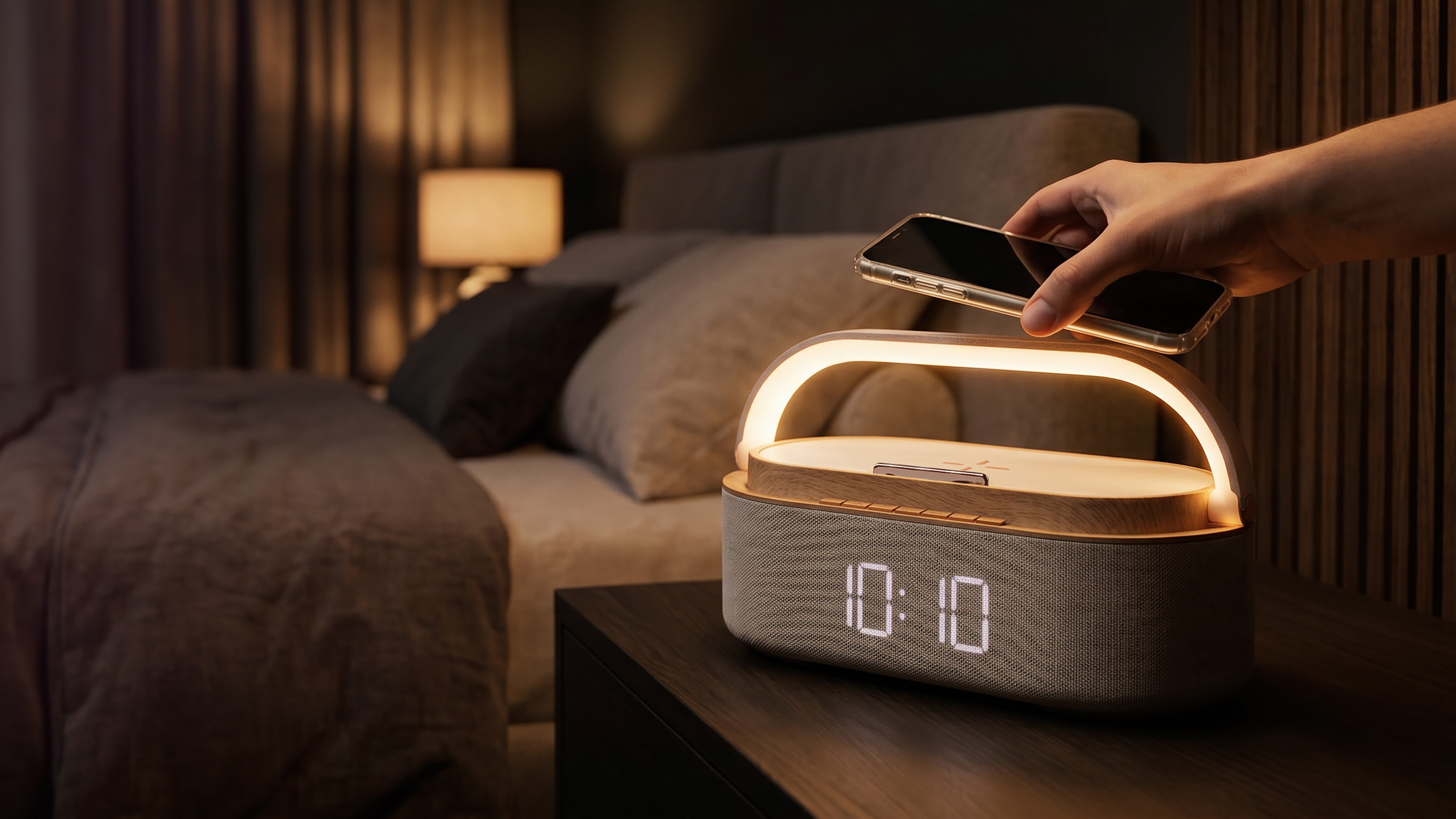 Bluetooth стерео-колонка "Smart Band" 10Вт (2х5Вт) с беспроводным (15W) ЗУ, лампой, часами, FM радио