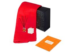 Подарочный набор с пледом, свечой и диффузором, красный Подарочный набор с пледом, свечой и диффузором, красный
