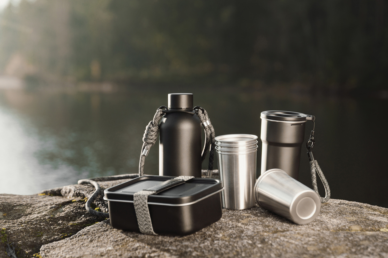 Термокружка VINGA Parks в комплекте с 4 кружками из нержавеющей стали