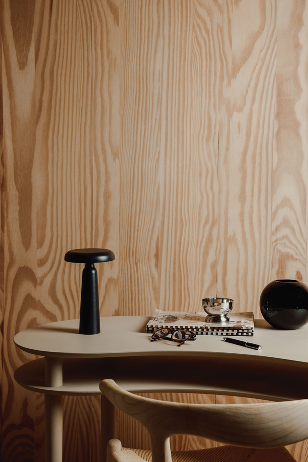 Настольная лампа VINGA Avery RCS