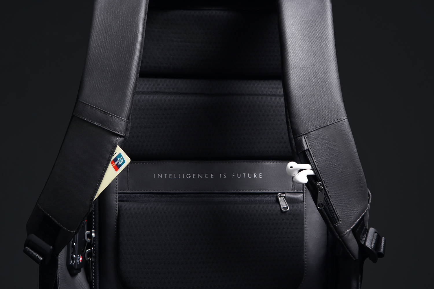 Рюкзак KORIN HiPack 43х33х16 см, черный