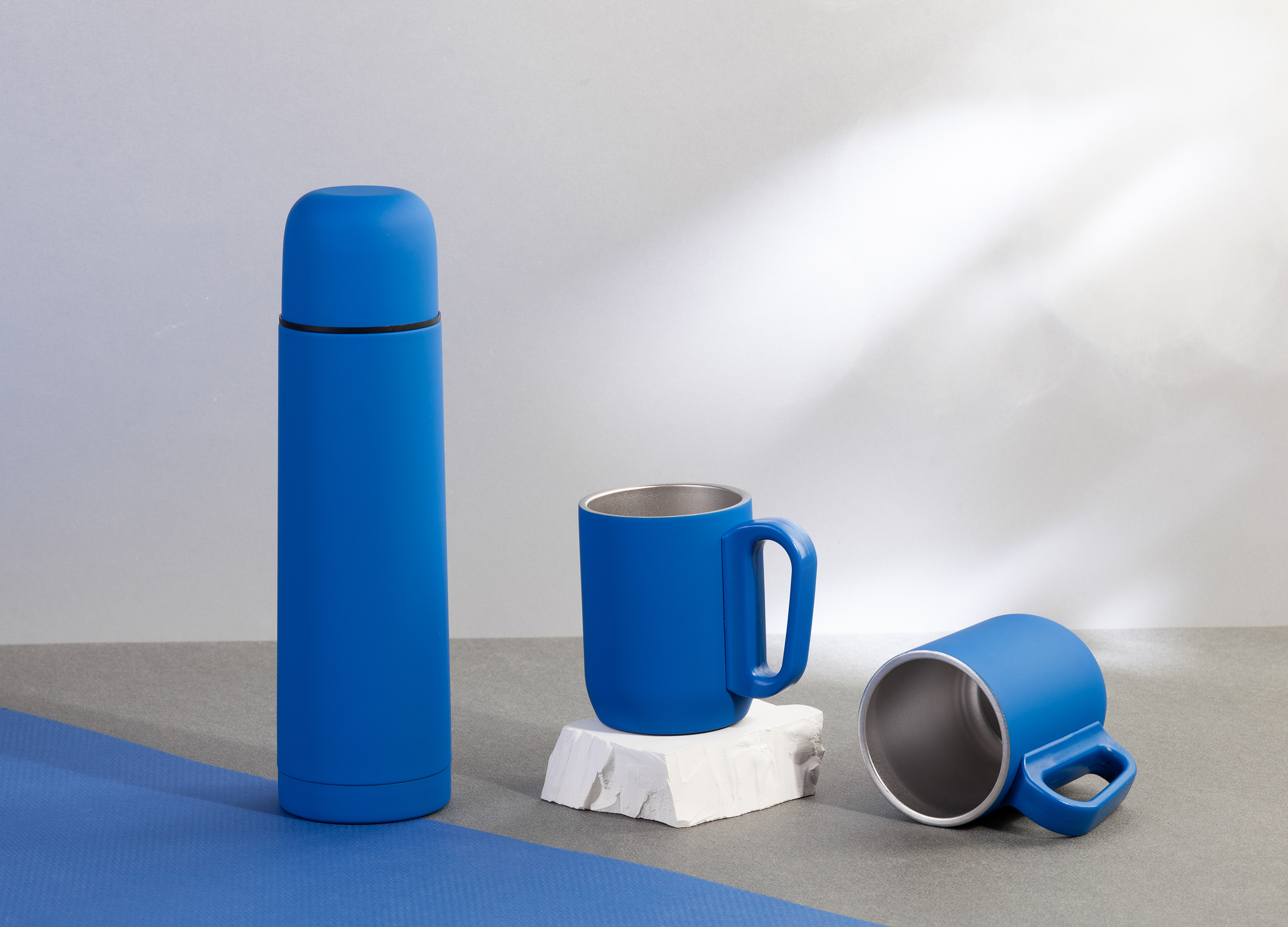 Набор "Гейзер" (термос, 2 кружки), покрытие soft touch