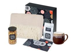 Подарочный набор Re:y. Haven с пледом, кружкой и чаем Подарочный набор Re:y. Haven с пледом, кружкой и чаем