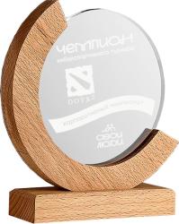 Деревянная награда с лазерной гравировкой на акриловом стекле Деревянная награда с лазерной гравировкой на акриловом стекле