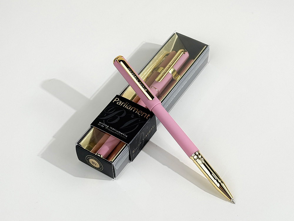 Ручка пластиковая шариковая Parliament, 0,7 мм, синие чернила, розовый/золотистый Ручка пластиковая шариковая Parliament, 0,7 мм, синие чернила, розовый/золотистый