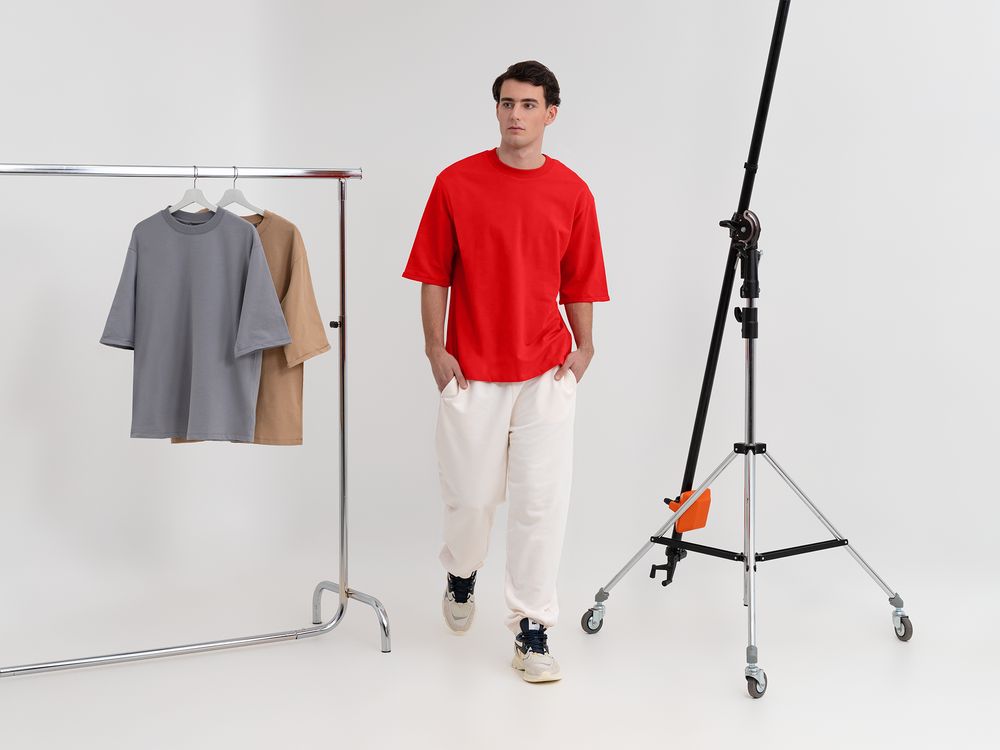 Футболка оверсайз унисекс Kosmos 2.0, красная (алая)