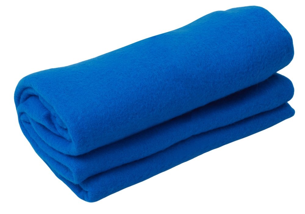 Подарочный набор: кукла фарфоровая, плед флисовый, синий