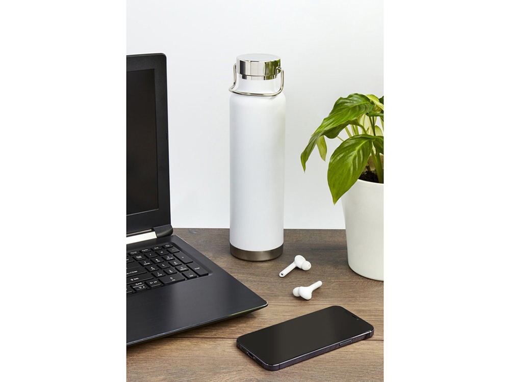 Бутылка для воды с вакуумной изоляцией Thor объемом 650 мл из переработанной нержавеющей стали, сертифицированной по стандарту RCS - Зеленый лесной