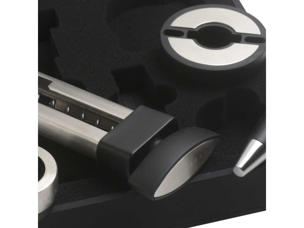 Набор аксессуаров для вина Distinct. Hugo Boss (Р) Набор аксессуаров для вина Distinct. Hugo Boss (Р)