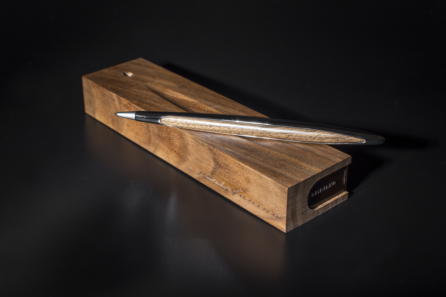 Шариковая ручка Pininfarina Cambiano SHINY CHROME