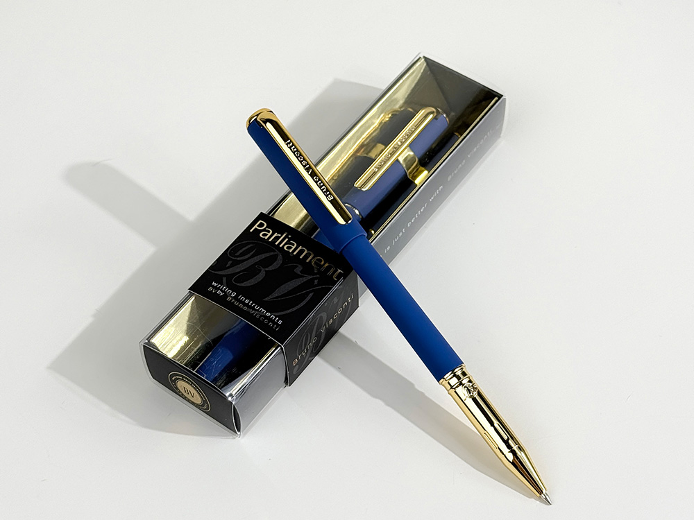 Ручка пластиковая шариковая Parliament, 0,7 мм, синие чернила, темно-синий/золотистый Ручка пластиковая шариковая Parliament, 0,7 мм, синие чернила, темно-синий/золотистый
