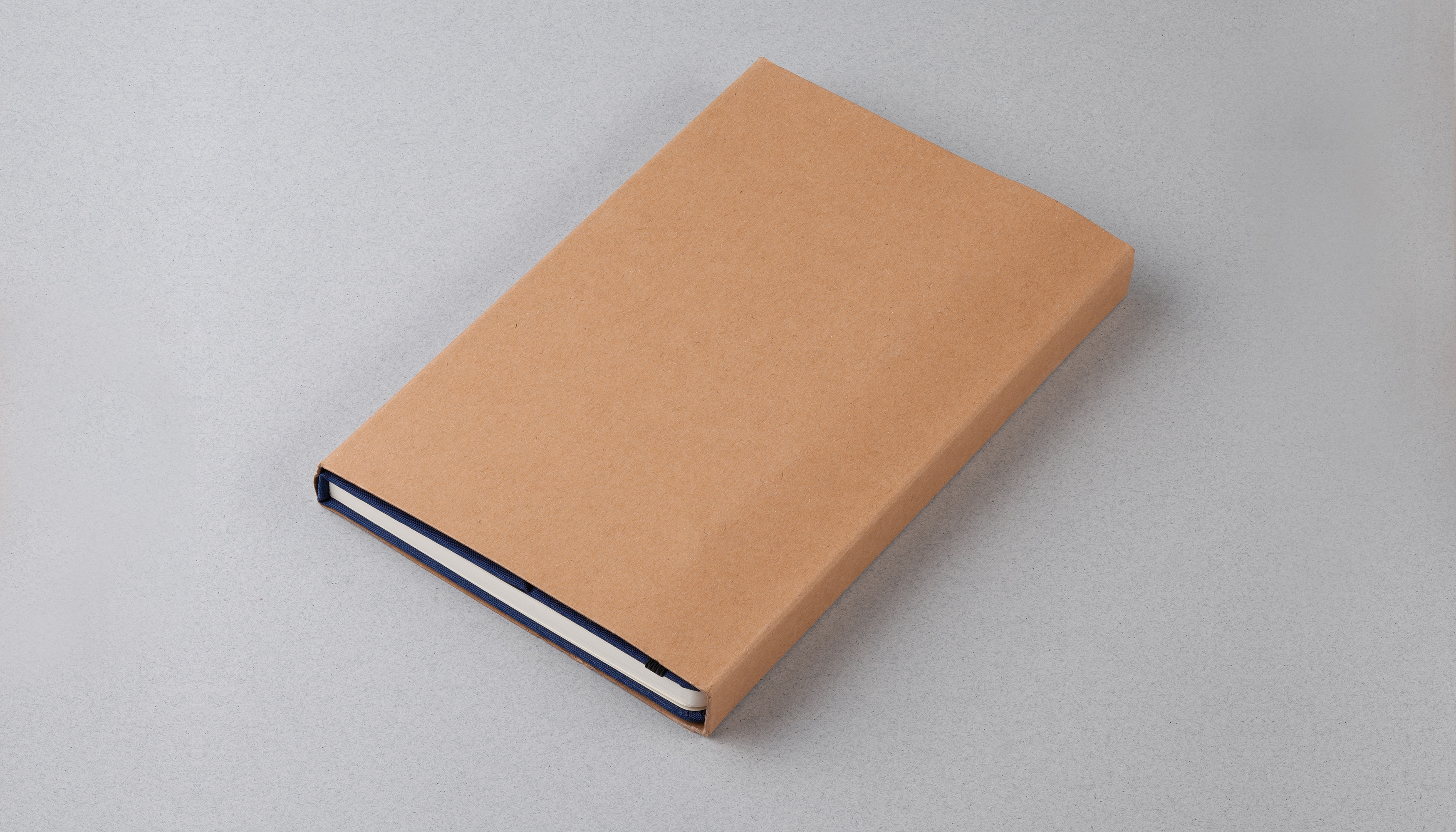 Блокнот "Prime" с ручкой и вечным карандашом в пенале, с подставкой под смартфон Блокнот "Prime" с ручкой и вечным карандашом в пенале, с подставкой под смартфон