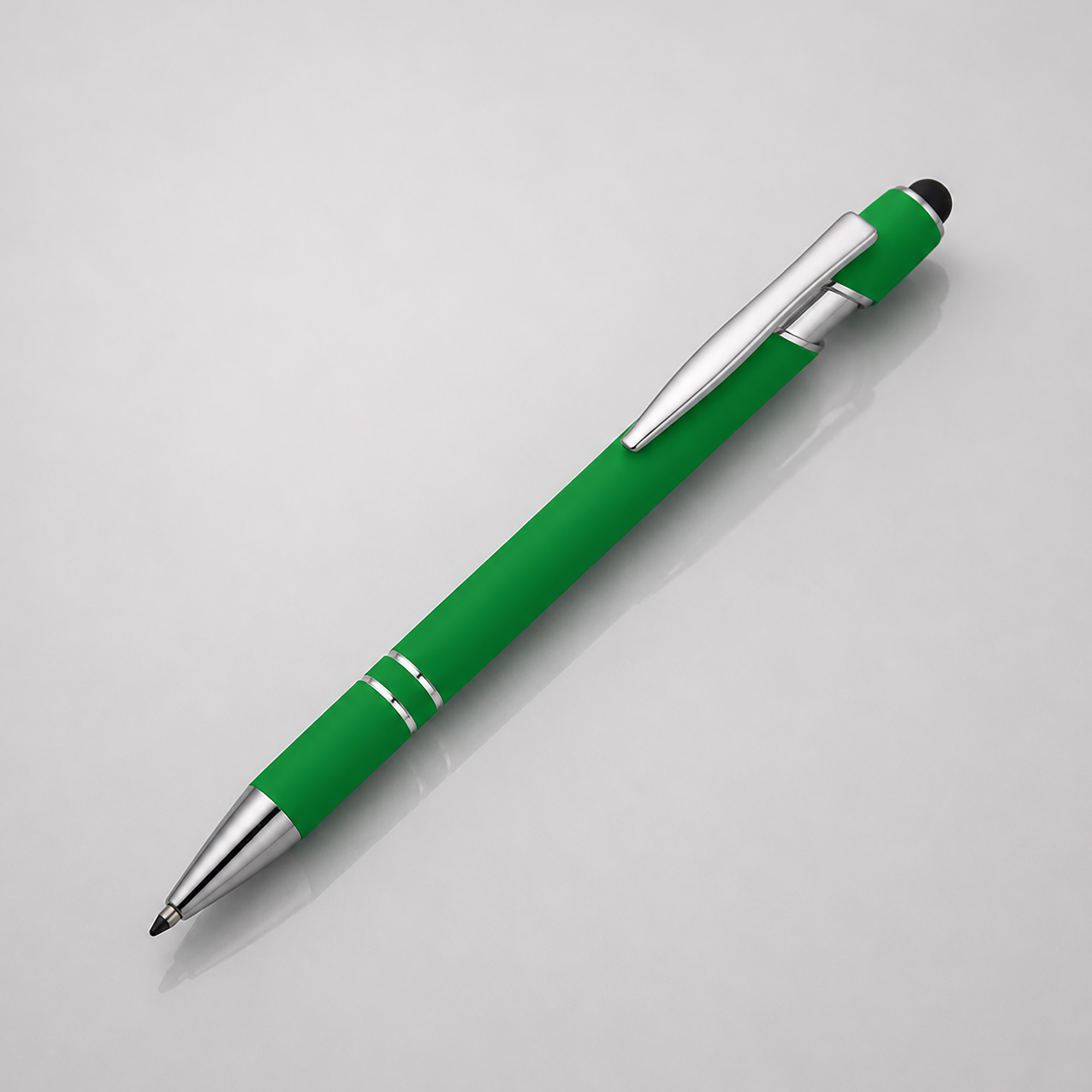 Ручка металлическая soft-touch шариковая со стилусом Sway, зеленый/серебристый (Р) Ручка металлическая soft-touch шариковая со стилусом Sway, зеленый/серебристый (Р)