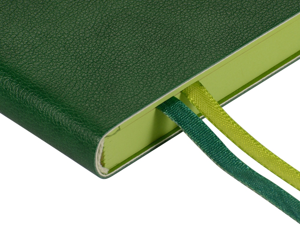 Ежедневник А5 датированный Boston 2026, зеленый с салатовым обрезом Ежедневник А5 датированный Boston 2026, зеленый с салатовым обрезом