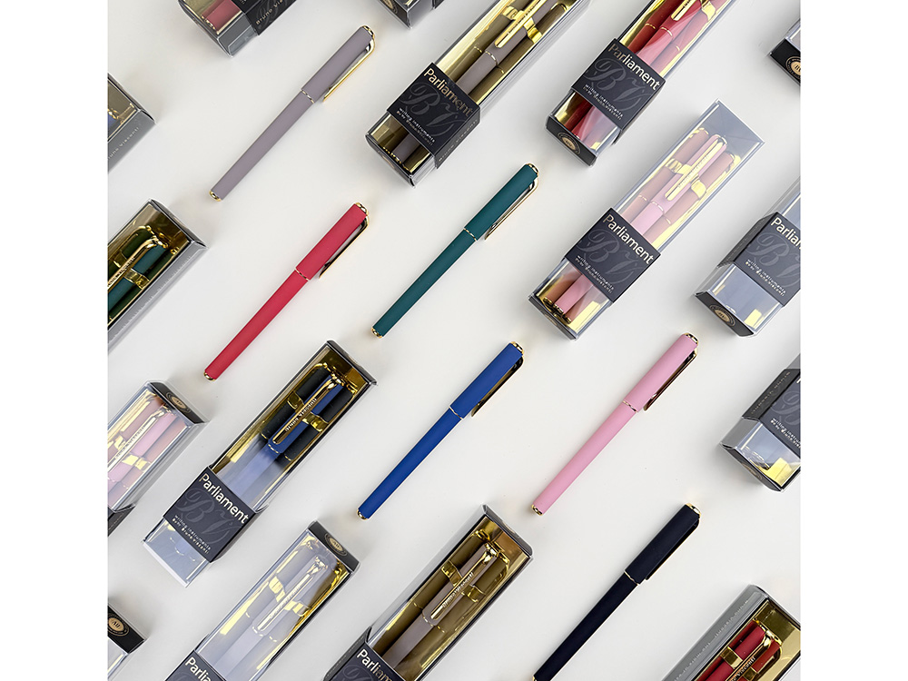 Ручка пластиковая шариковая Parliament, 0,7 мм, синие чернила, темно-синий/золотистый Ручка пластиковая шариковая Parliament, 0,7 мм, синие чернила, темно-синий/золотистый