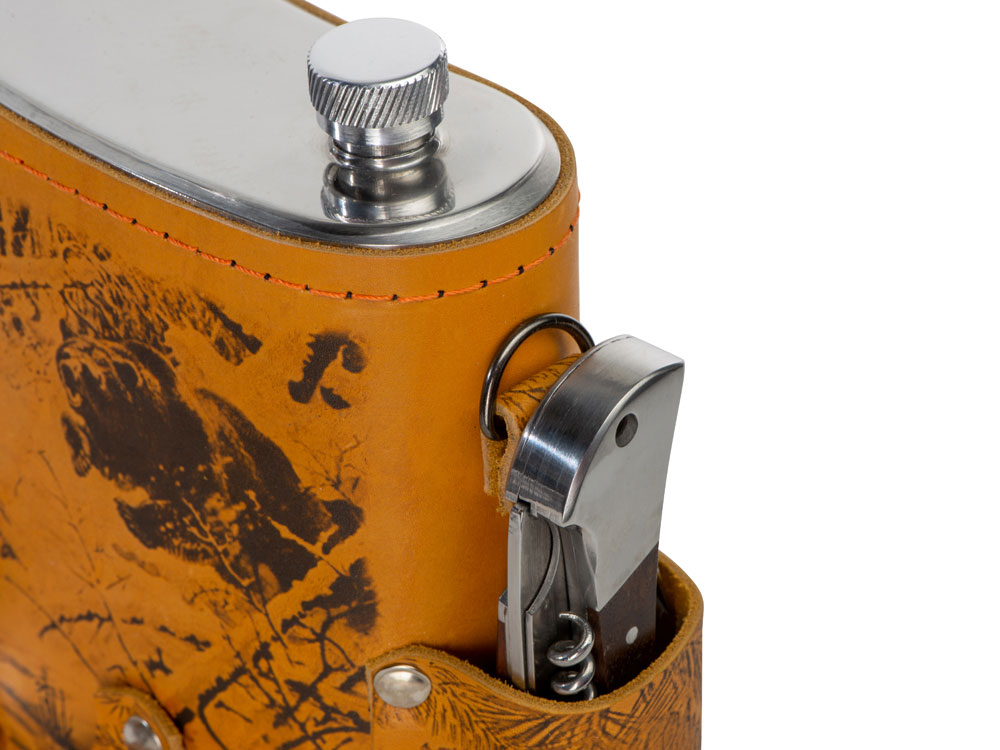 Набор Подарочный: фляга 510/2(рыжая кожа), 1,5 л+ 2 стаканчика+нож Набор Подарочный: фляга 510/2(рыжая кожа), 1,5 л+ 2 стаканчика+нож