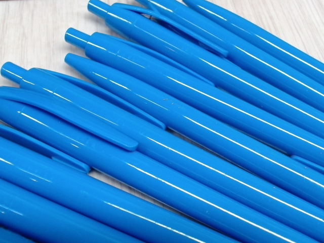 Ручка шариковая пластиковая Air, голубой (Р) Ручка шариковая пластиковая Air, голубой (Р)