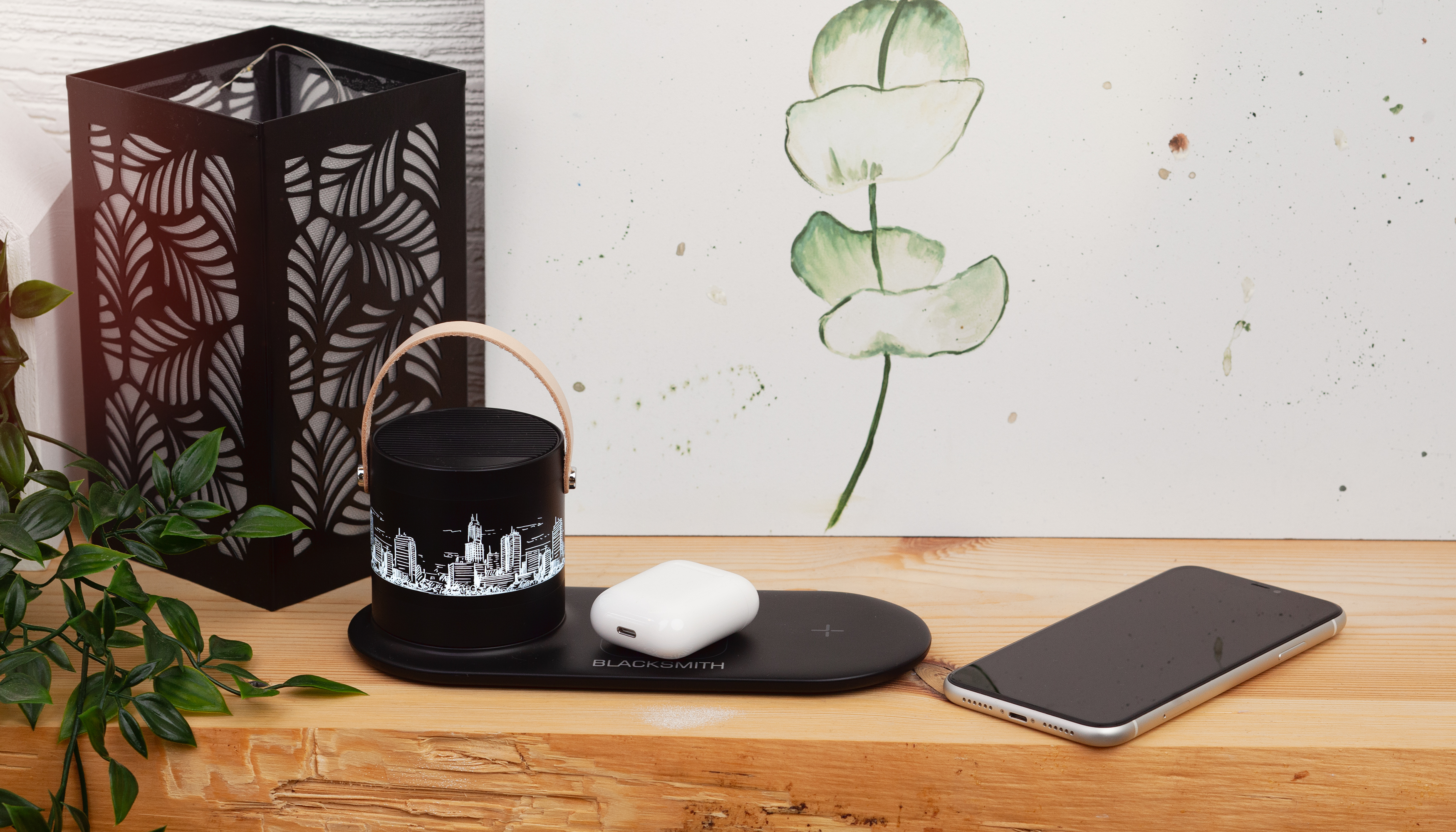 Настольная беспроводная (15W) зарядная станция "Blacksmith" с bluetooth колонкой с подсветкой логотипа Настольная беспроводная (15W) зарядная станция "Blacksmith" с bluetooth колонкой с подсветкой логотипа